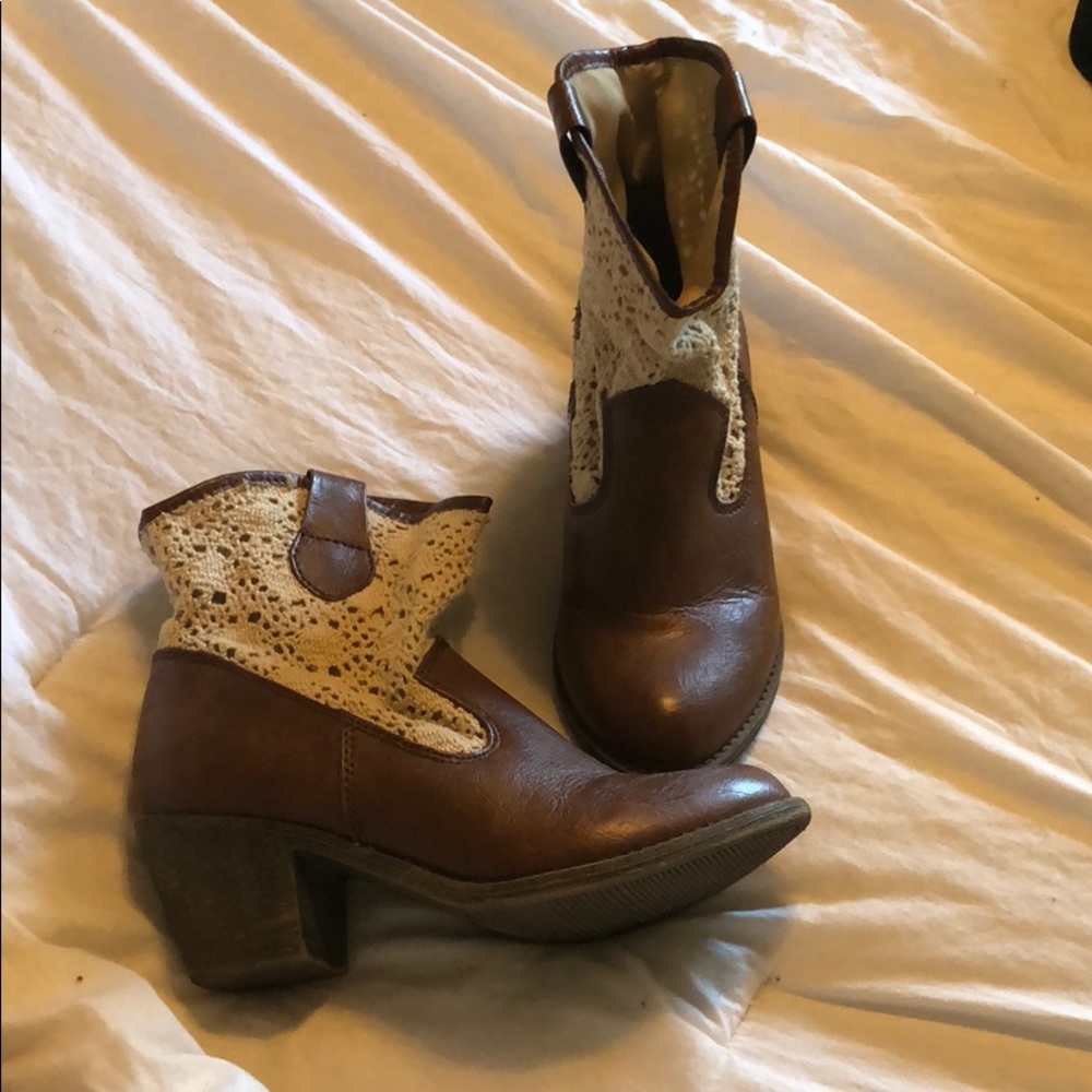 Lace booties